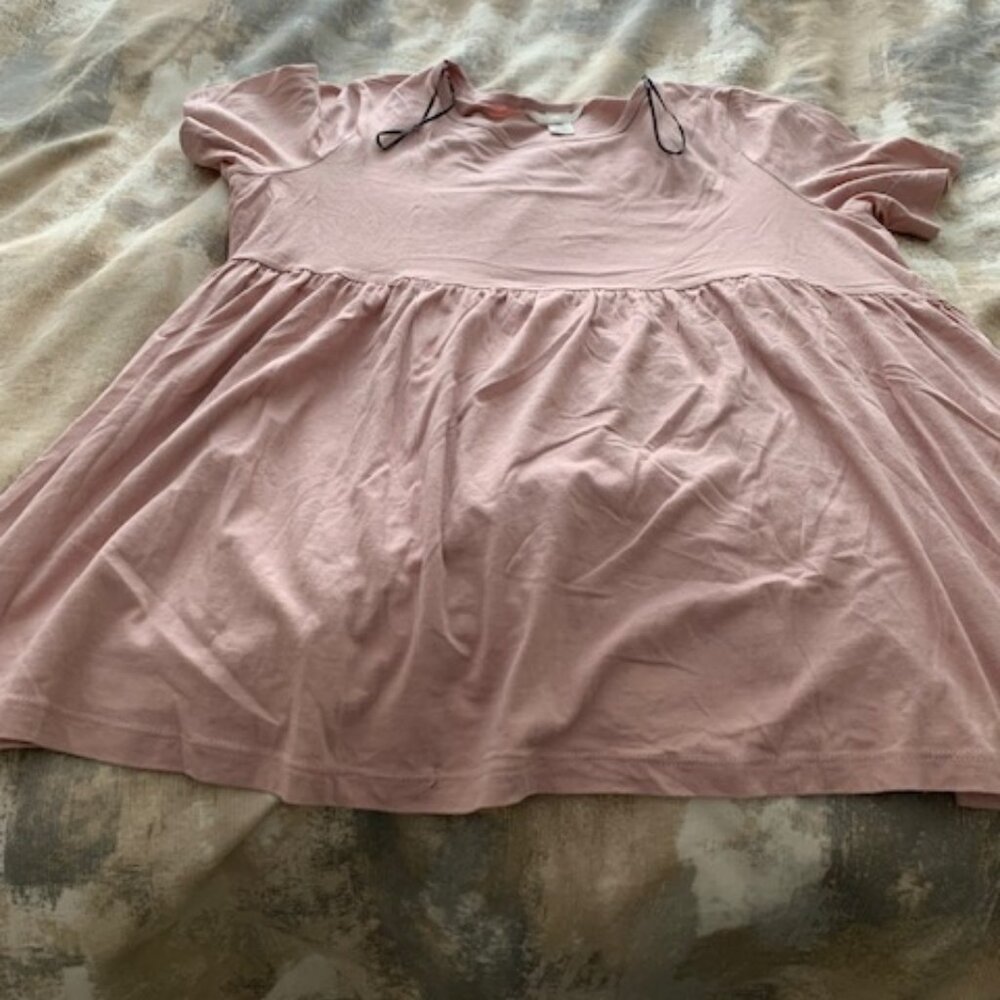 H&M Light Pink Maternity Top; Size Medium